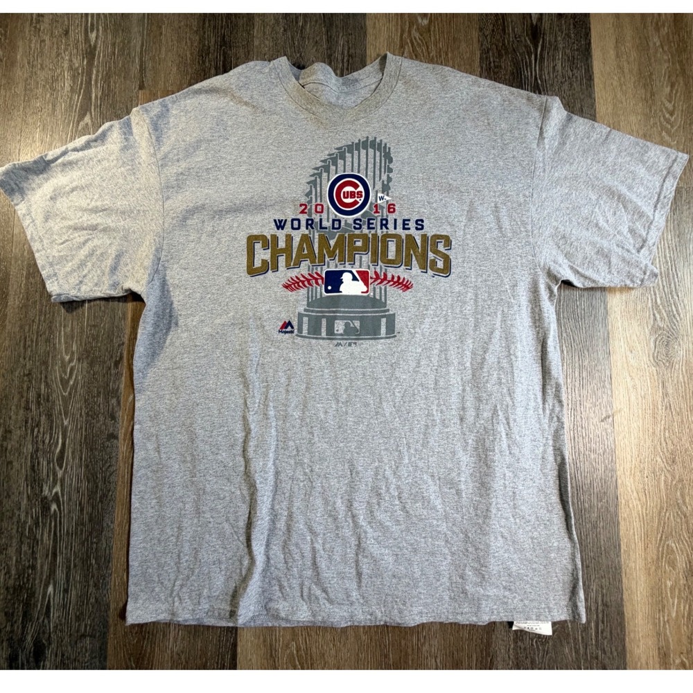 Majestic Chicago Cubs T-Shirt Mens 2XL Gray 2016 World Series Champions Graphic